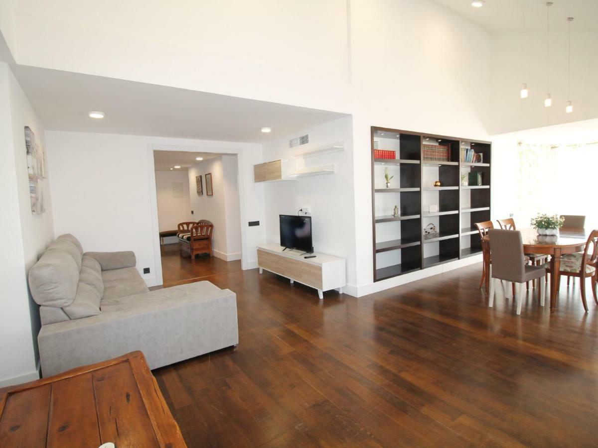 Las Flores Apartment *