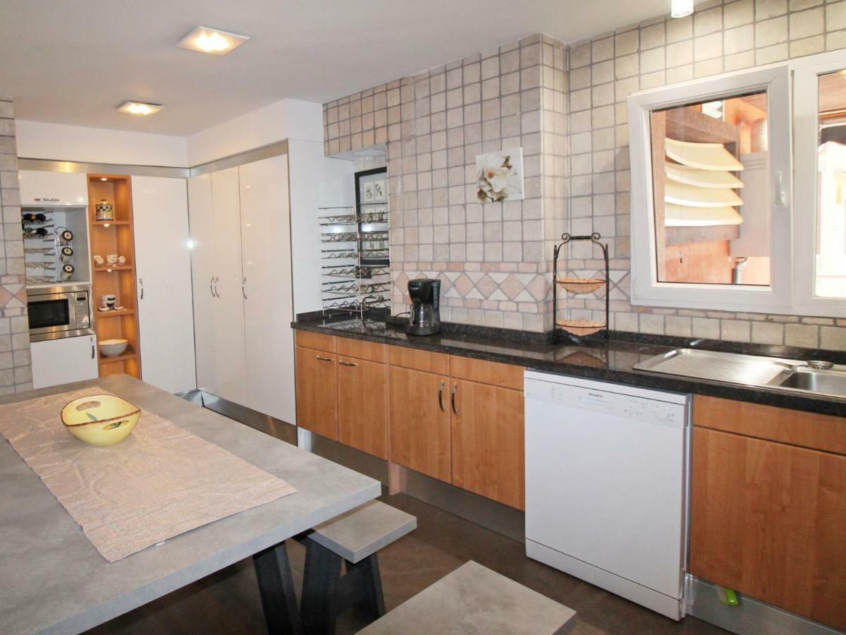 Las Flores Apartment
